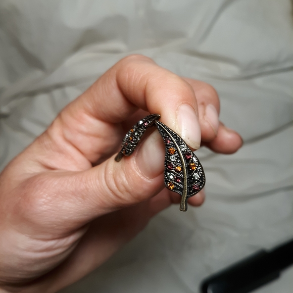 Juled non-precious metal Leaf stud earrings - Picture 2 of 2